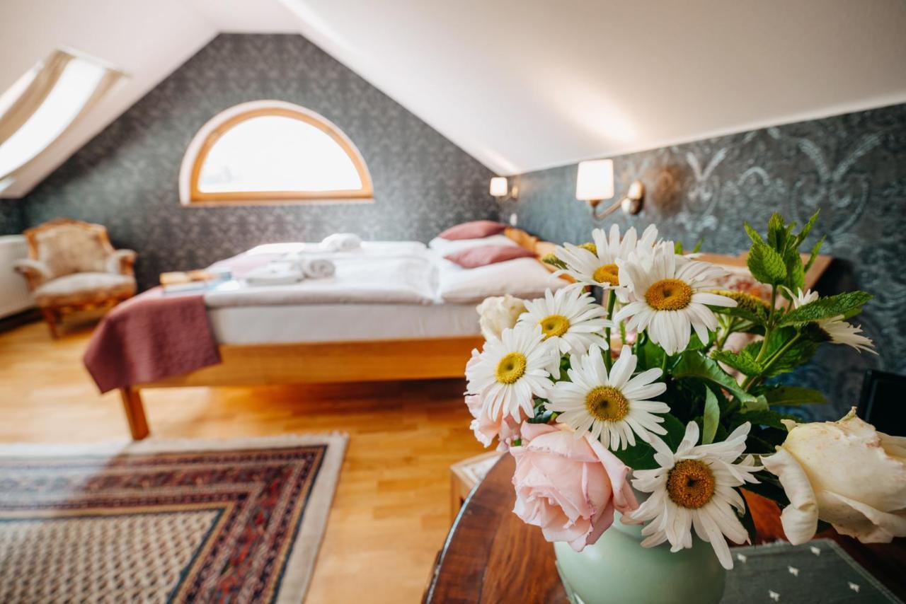 Hotel Klika Ceske Budejovice Ngoại thất bức ảnh