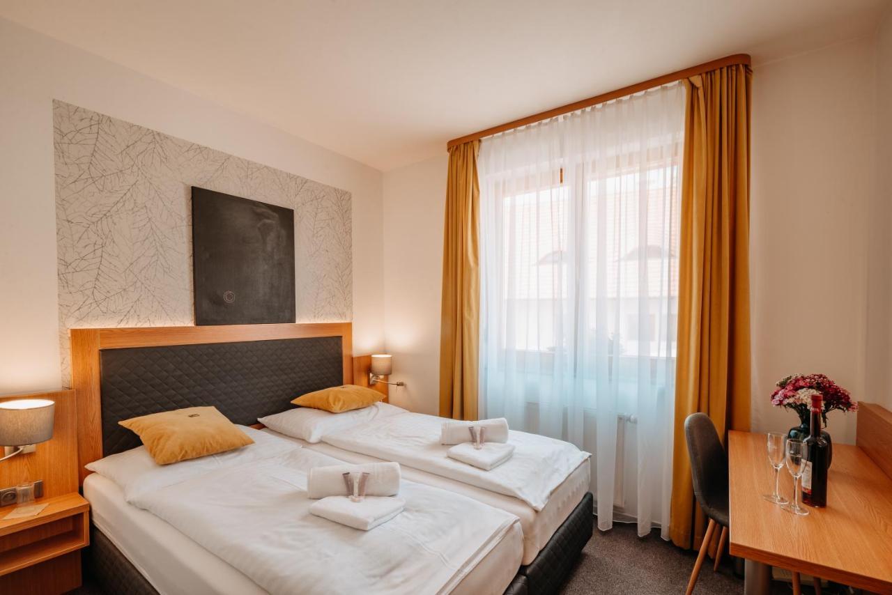 Hotel Klika Ceske Budejovice Ngoại thất bức ảnh