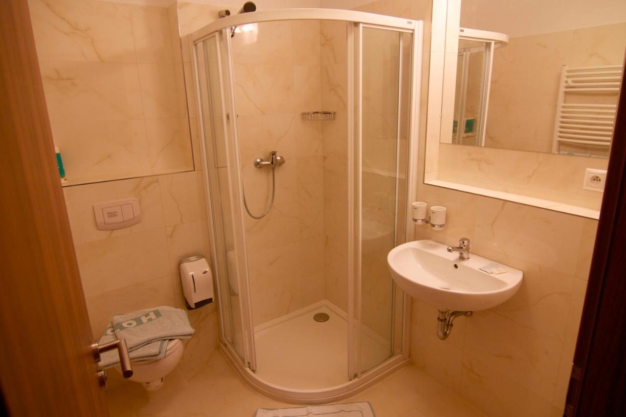 Hotel Klika Ceske Budejovice Ngoại thất bức ảnh