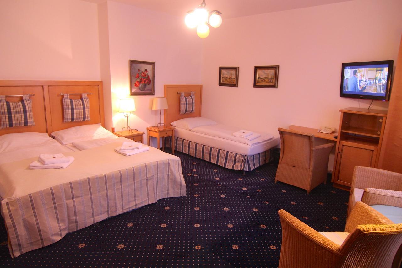Hotel Klika Ceske Budejovice Ngoại thất bức ảnh