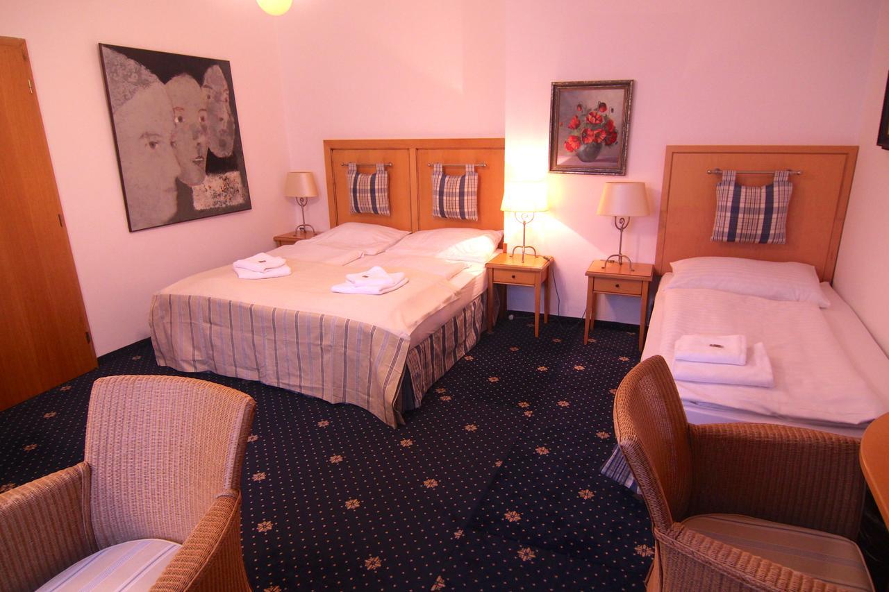 Hotel Klika Ceske Budejovice Ngoại thất bức ảnh