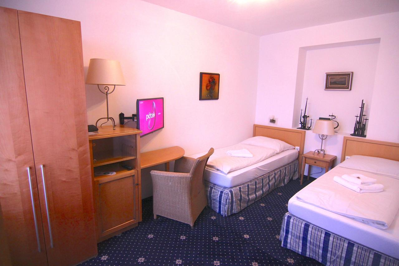 Hotel Klika Ceske Budejovice Ngoại thất bức ảnh