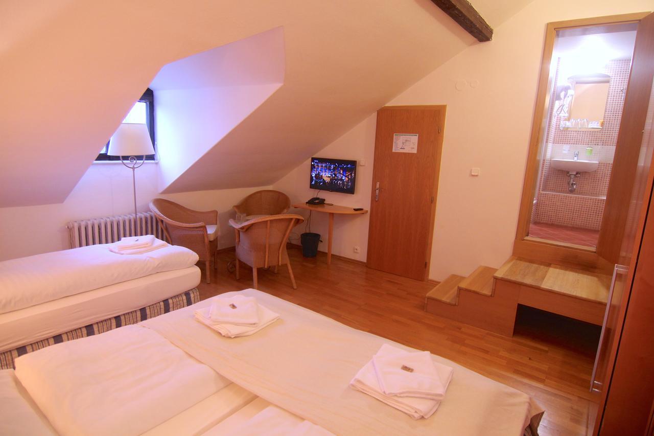 Hotel Klika Ceske Budejovice Ngoại thất bức ảnh