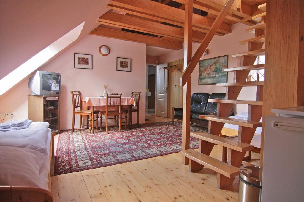 Hotel Klika Ceske Budejovice Ngoại thất bức ảnh